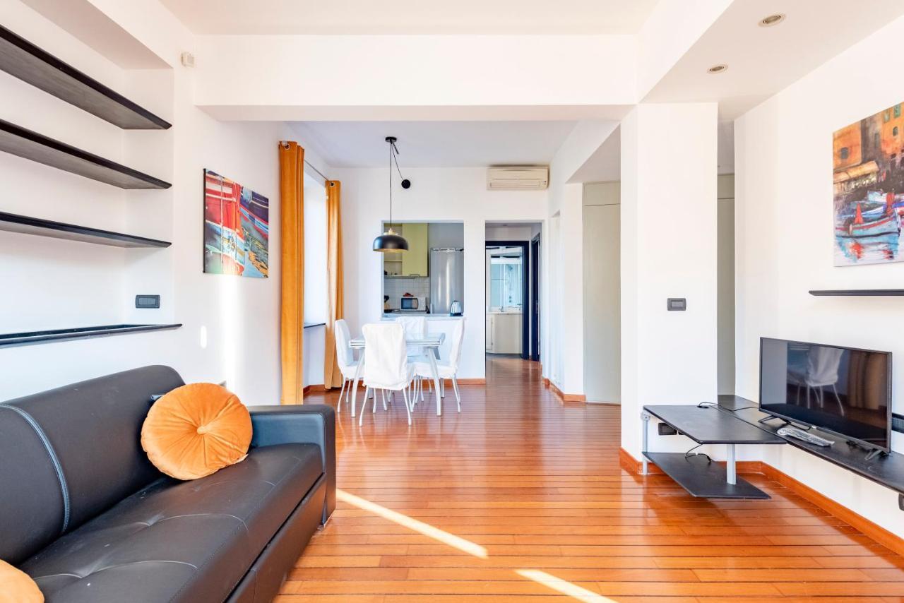 Joivy Modern Flat Next To The Sea Apartment Genoa Bagian luar foto
