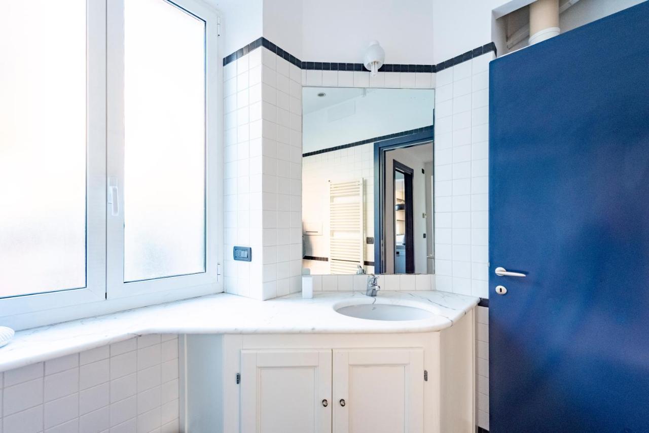 Joivy Modern Flat Next To The Sea Apartment Genoa Bagian luar foto