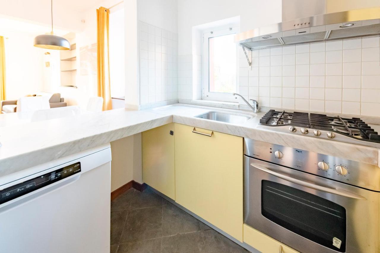 Joivy Modern Flat Next To The Sea Apartment Genoa Bagian luar foto