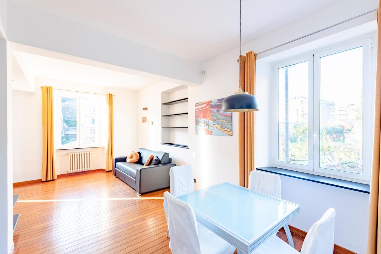Joivy Modern Flat Next To The Sea Apartment Genoa Bagian luar foto
