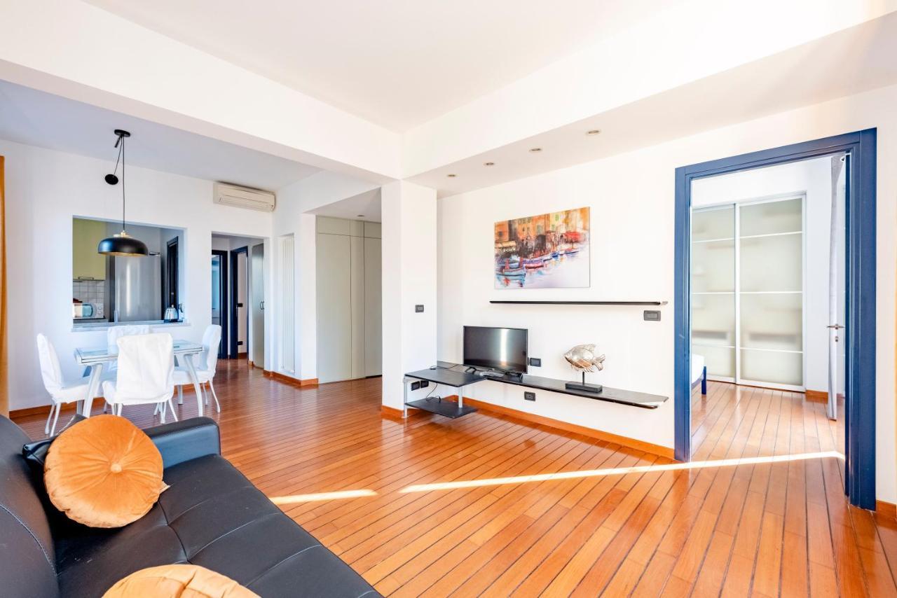 Joivy Modern Flat Next To The Sea Apartment Genoa Bagian luar foto