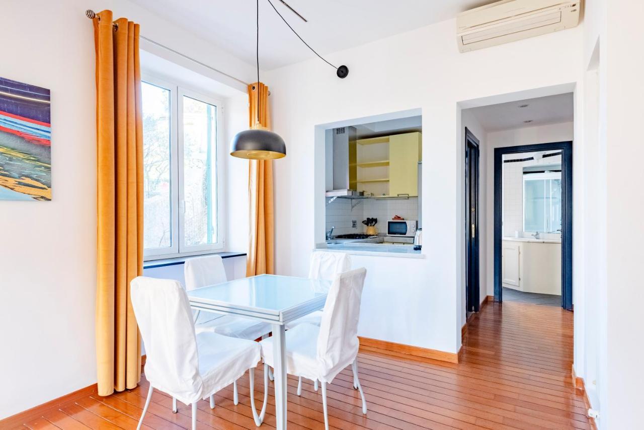 Joivy Modern Flat Next To The Sea Apartment Genoa Bagian luar foto